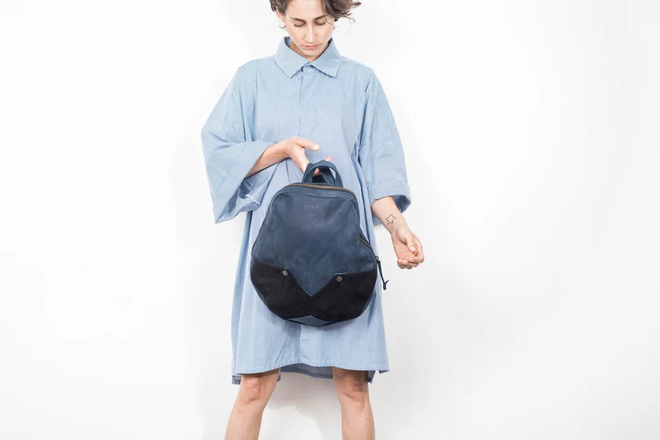 VIOLIN – Handmade Leather Backpack – Blue with Black Pocket