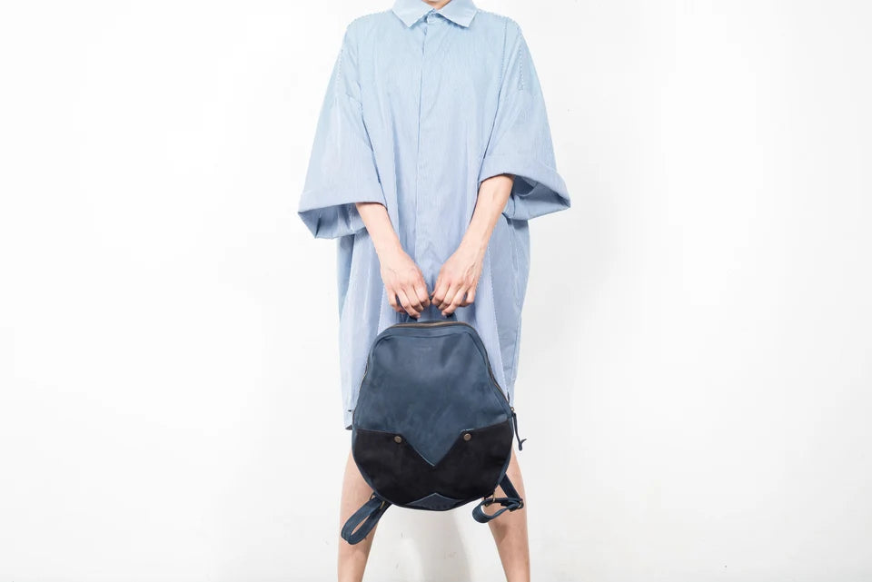 VIOLIN – Handmade Leather Backpack – Blue with Black Pocket